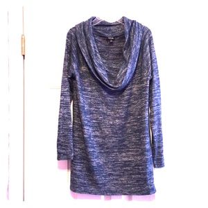 Turtleneck Dip sweater